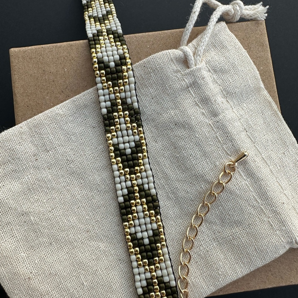 Handmade Beaded Bracelet - Picture 3 of 10